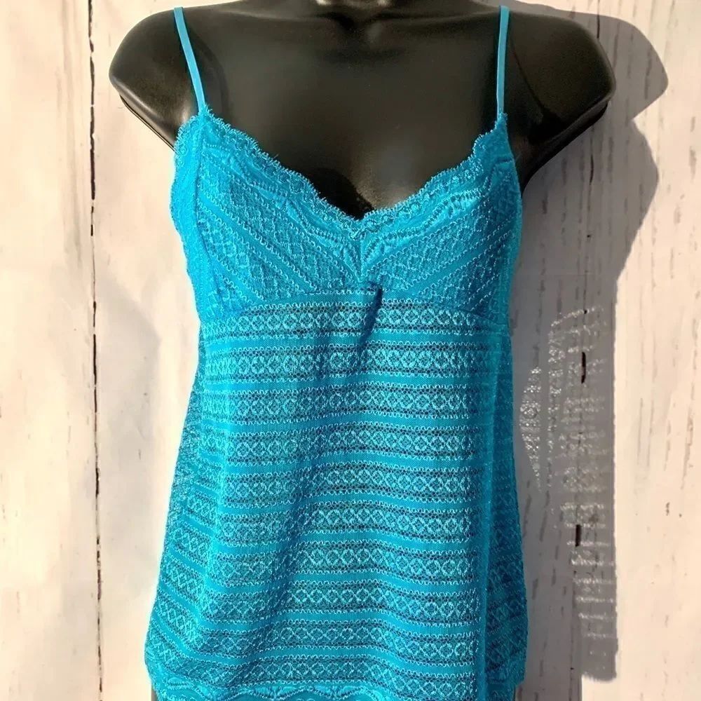 Victoria’s Secret Cami in Turquoise Size Small